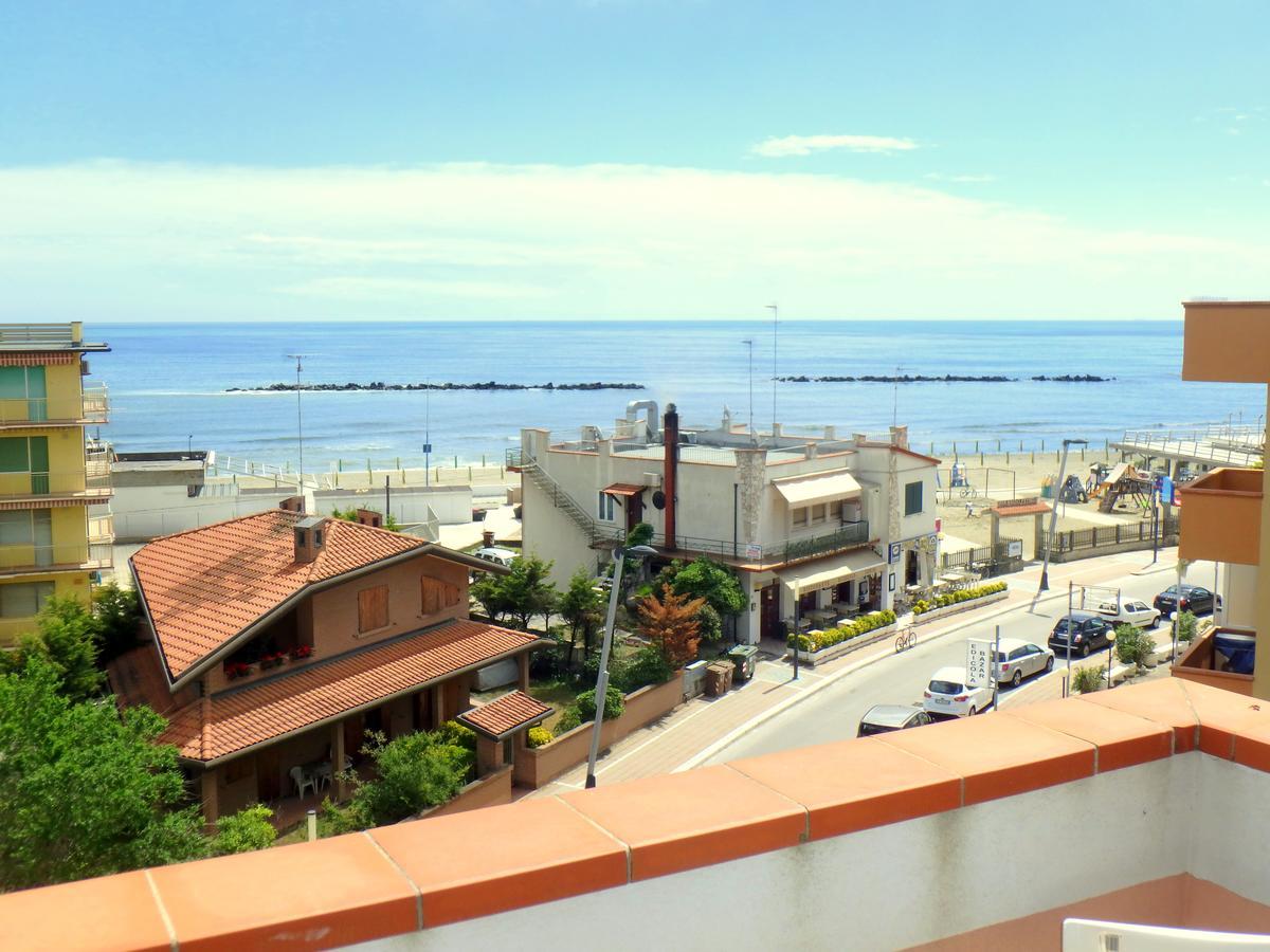 Esperia 23 Apartment ลิโด ดี ปอมโปซา ภายนอก รูปภาพ